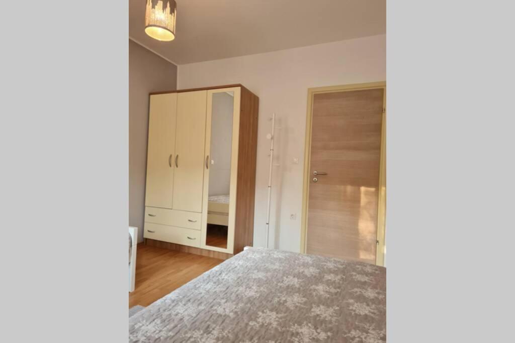 Apartment Zorika Near The Beach Pula Exterior foto