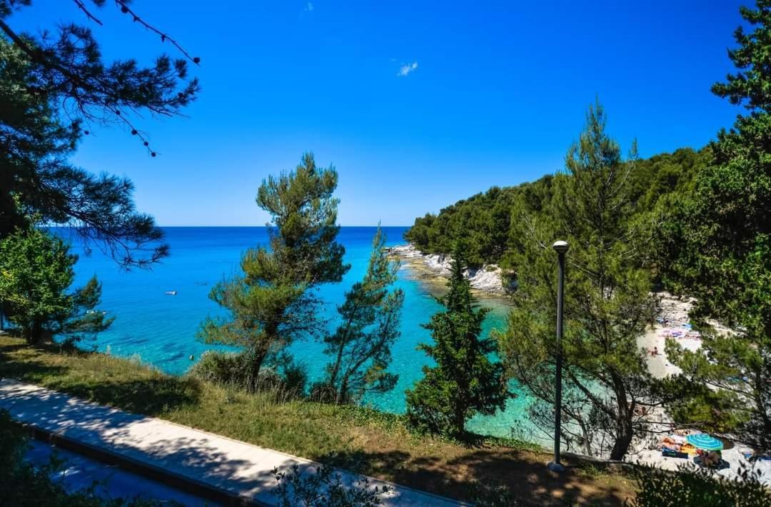 Apartment Zorika Near The Beach Pula Exterior foto